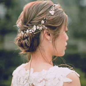 Handmade bridal hair vine with white flowers and pearls on 1m gold wire for weddings