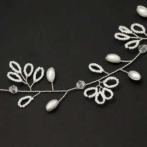 Detail of 1m handmade freshwater pearl hair vine with silver wire and crystals