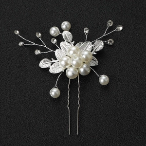 Épingle à cheveux mariée argentée avec perles, motifs de feuilles et strass étincelants