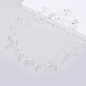 Détails de la chaîne de cheveux de mariée avec perles et cristaux en forme de goutte