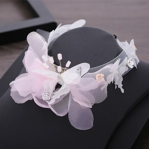 Collier et bandeau papillon rose et blanc avec dentelle, perles et tissu en mousseline