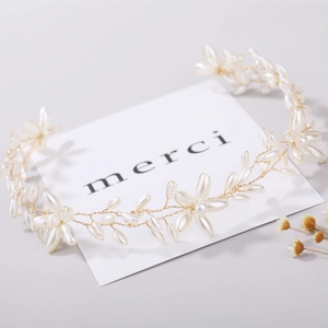 Exquisite handmade pearl floral bridal headband accessory for wedding and banquet hair styling