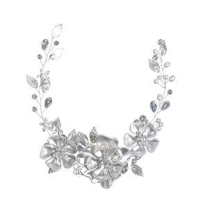 Serre-tête de mariée fait main avec perles blanches, cristaux et feuilles argentées