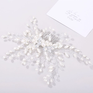 Elegant bridal hair comb with pearls and rhinestones on silver wire for weddings