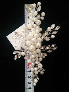 Mesure détaillée du peigne à cheveux de mariée fait main avec perles et strass