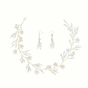 Set per capelli da sposa fatto a mano con perle e strass su filo d'oro e orecchini