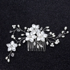 Handmade Bridal Hair Comb White Flower Artificial Pearl Crystal Rhinestone Wedding Headpiece Elegant Gold Silver Floral Hair Accessories