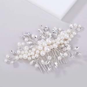 Peigne à cheveux de mariée élégant avec perles et cristaux marquise scintillants argentés