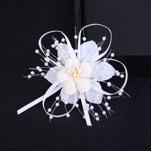 Elegante weiße Stoffblumen-Haarspangen für Mädchen und Bräute mit Perlen und Bändern