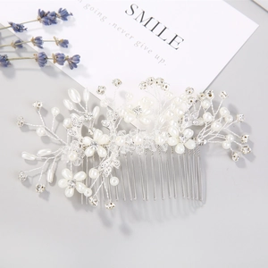 Elegant bridal hair comb with handmade pearls and sparkling crystals on silver alloy wire