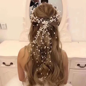Couronne de cheveux de mariée faite main avec perles blanches et fil d'argent de noces