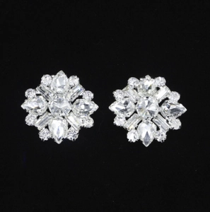 Paar elegante silberne Brautschuhclips mit funkelnden Zirkonkristallen im Blumencluster-Design