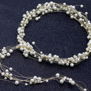 Tocado de novia hecho a mano con perlas blancas y alambre dorado para bodas