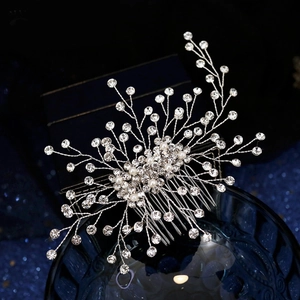 Peigne à cheveux de mariée argenté avec strass et perles faits main pour mariages