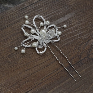 Épingle à cheveux de mariée faite main avec perles blanches et fleur en cristal argent