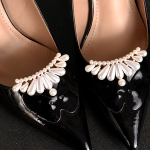 Elegant Artificial Pearl Shoe Buckle Gold Alloy Fan Shaped Rhinestone Wedding Bridal Shoe Clips Decorative Jewelry For High Heels Women