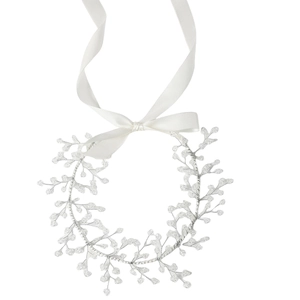 Serre-tête de mariée élégant avec feuilles argentées, perles blanches et ruban en soie