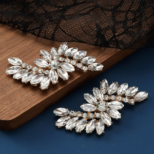 Squisite clip per scarpe in strass marquise con design floreale alato e lega dorata