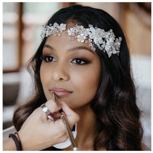 Bandeau de Mariée Élégant en Künstliche Perles et Cristaux Argent Accessoire de Coiffure de Mariage pour Femmes Filles Fait à la Main avec Ruban de Satin