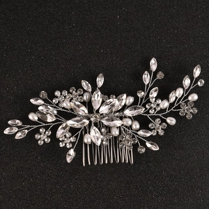 Pettine per capelli da sposa con cristalli e perle in design a ramo per matrimoni