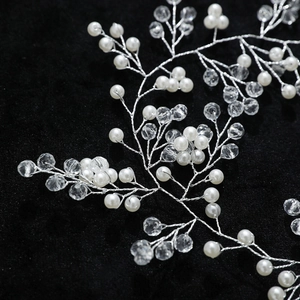 Serre-tête de mariée fait main avec perles blanches et cristaux sur fil argenté