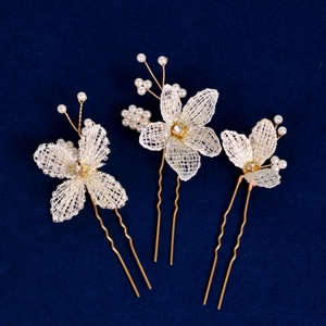 Pics à Cheveux de Mariée Élégants en Alliage Doré Motif Floral Feuille Künstliche Perle Strass en Forme de U pour Mariage Fête Femme