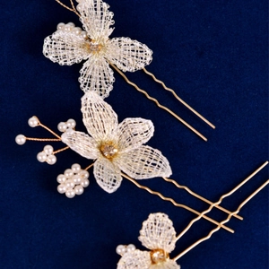 Set de épingles à cheveux de mariée avec fleurs dorées perles et cristaux pour mariages