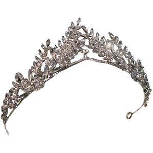 Couronne de mariée luxueuse en argent avec strass brillants au design élégant de feuilles