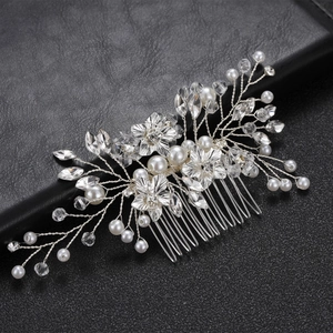 Pettine per capelli da sposa argento con fiori di metallo, perle bianche e cristalli