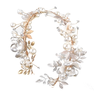 Serre-tête de mariée élégant avec perles artisanales, cristaux et détails de feuilles