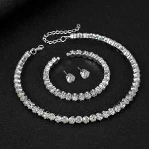 Elegante Parure in Lega d'Argento con Strass per Sposa Matrimonio Collana Tennis Bracciale Orecchini a Lobo Donna Banchetto