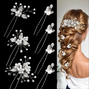 Detailed seven-piece bridal hair pin set with pearls and silver alloy leaves for weddings