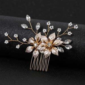 Peigne à Cheveux Fleurs en Alliage Doré Fait Main Avec Künstliche Perles d'Imitation Blanches et Strass pour Mariée Mariage