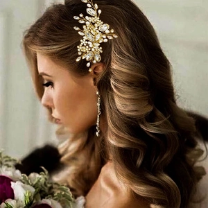 Peigne à cheveux de mariée avec fleurs dorées, strass et perles pour coiffures de mariage
