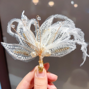 Barrette à cheveux élégante en plumes blanches pour filles avec perles et strass