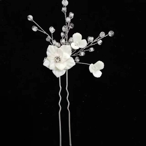 Elegante Forcina per Capelli da Sposa con Fiori in Ceramica Bianca per Accessori da Matrimonio con Perline Floreali per Donna