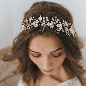 Handgefertigte Hochzeit Haarranke Legierung Künstliche Perle Strass Blume Boho Wald Stil Braut Haarband Für Damen Haarschmuck