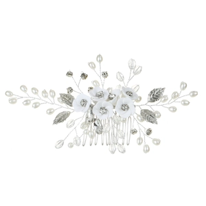 Peigne à cheveux de mariage fait main avec fleurs en argile blanche, perles et cristaux argentés