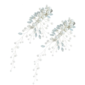 Fermagli sposa fatti a mano con perle, cristalli blu e nappe lunghe sottili