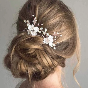 Set d'épingles à cheveux de mariée avec fleurs blanches et perles en fil or rose
