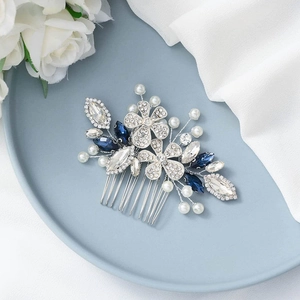 Peigne à cheveux de mariée argenté avec cristaux bleus et perles élégantes