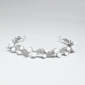 Eleganter Brautkranz in Silber mit Blättern aus Perlen und Strasssteinen