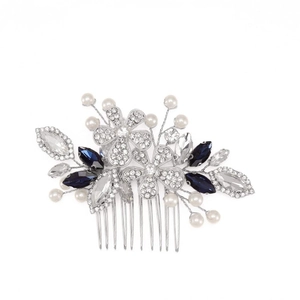 Peigne à cheveux de mariée argenté avec strass bleus et perles blanches motifs floraux