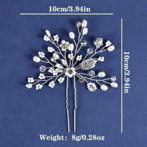 Dettaglio forcina per capelli da sposa in argento con perle e cristalli, 10x10 cm