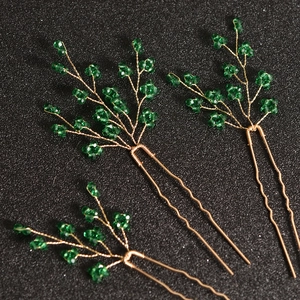 Lot de trois épingles à cheveux en forme de U avec perles vertes et fil doré pour la mariée