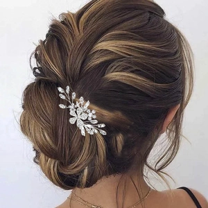Silver bridal hair comb with alloy flowers, sparkling rhinestones and white pearls
