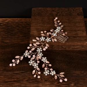 Peigne à cheveux de mariée fait main avec cristaux roses et strass sur fil doré