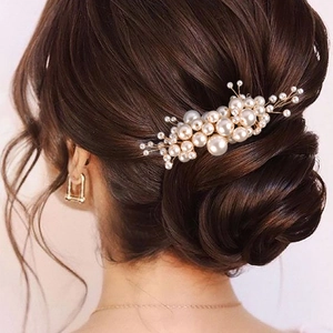 Handmade Artificial Pearl Bridal Hair Comb Elegant Wedding Headpiece Alloy Wire Floral Hair Accessories For Bride Bridesmaid Women
