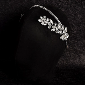 Serre-tête de mariée fait main avec motifs de feuilles argentées et strass