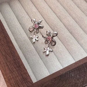 Boucles d'Oreilles Pendantes Fleurs en Cuivre Plaqué Platine avec Strass Roses et Tige en Argent Sterling 925 Bijoux Floraux Femme